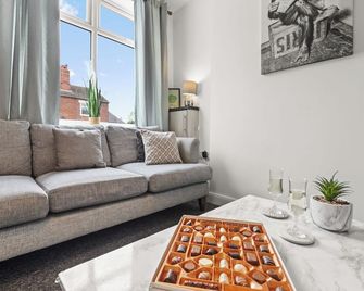 Modern & Cosy 2-BR House in Donisthorpe - Swadlincote - Living room