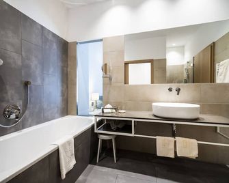 Post Hotel - Tradition & Lifestyle Adults Only - San Candido - Bathroom
