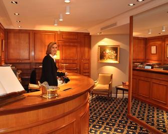 Hotel Splendid Cannes - Cannes - Front desk