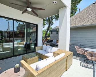 Modern Luxury Townhouse | Uptown & Attractions - Dallas - Patio