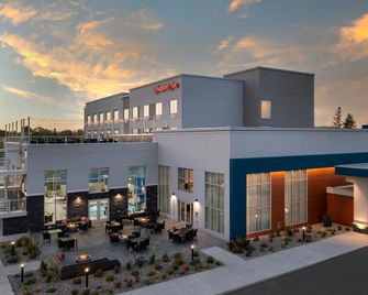 Hampton Inn by Hilton Warroad - Warroad - Building