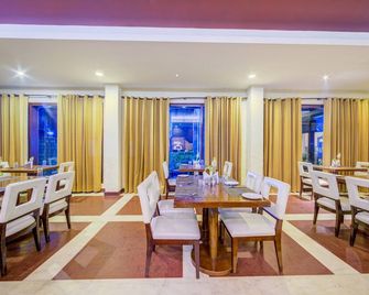 Rock Manali (A Unit of Vivaan Hospitality and Recreations) - מאנאלי - מסעדה