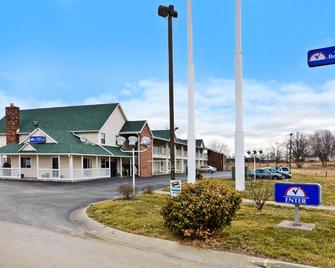 Americas Best Value Inn Grain Valley at I-70 - Grain Valley - Building
