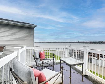 Waterfront Buckeye Lake House: Deck + Views! - Buckeye Lake - Balcony