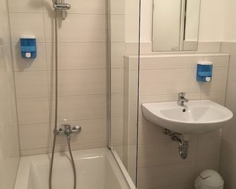 Stundenhotel Krieger - Büren - Bagno