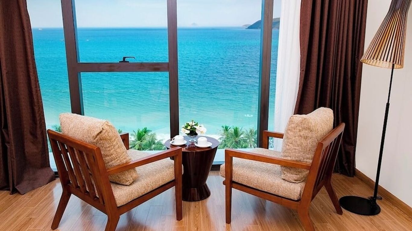 Starcity Hotel & Condotel Beachfront Nha Trang