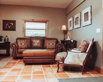 1- Bedroom 1- Bathroom Ranch Guest house. - 엘렌스버그 - 거실