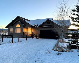 Enjoy being home @ Fox Creek - Victor - Gebouw