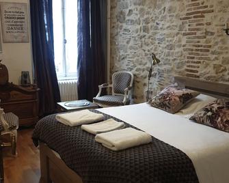 L'écu - Saint-Amand-Montrond - Habitación