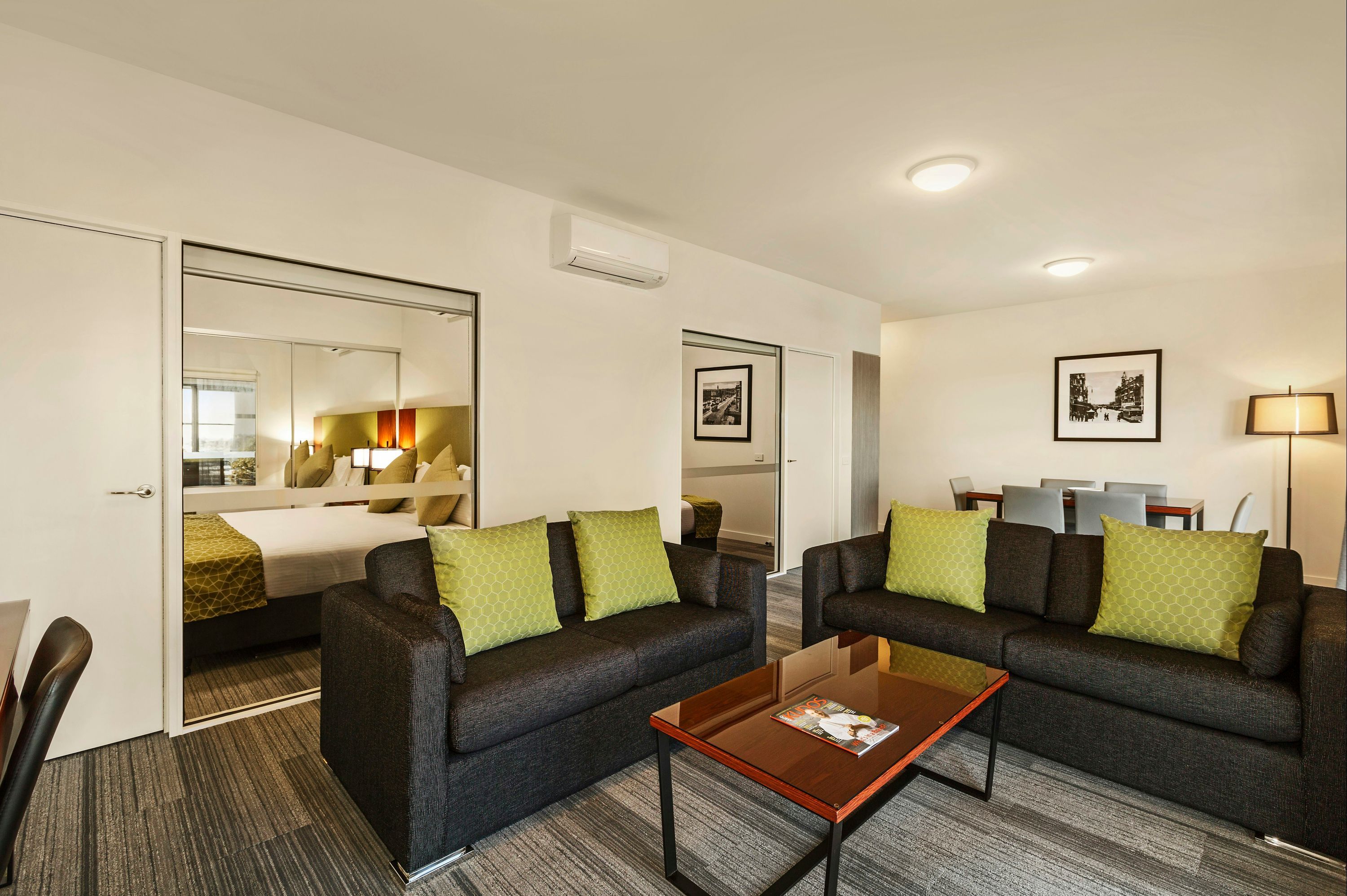 كويست ميلبورن أيربورت