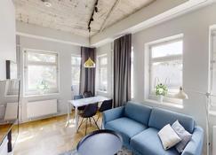 Asplund Hotel Apartments - Solna - Living room
