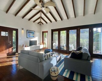 The White Turtle Villa ~ Marigot Bay, private pool, water views. - Marigot Bay - Living room