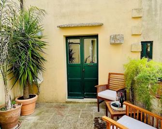 Corte Dei Sogni Bed & Breakfast - San Pietro in Lama - Patio