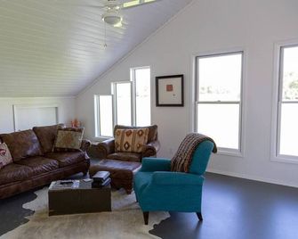 Trout Stalker Ranch Lofthouse - Chama - Living room