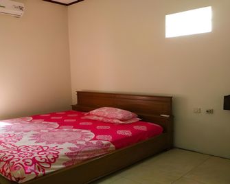 Hotel Putra Sindang Asih - Pangandaran - Bedroom