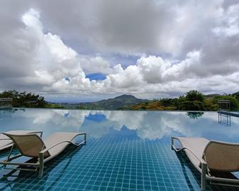 Mist Mountain Resort powered by Cocotel - Cebu City - Pool