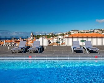Hotel do Carmo - Funchal - Pool