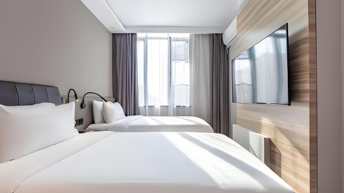 Hanting Hotel Shanghai Jinshajiang Road Metro Station