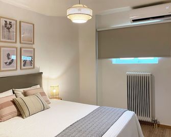 Calm Cove One-Bedroom Home Glyfada - Athens - Bedroom
