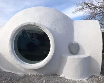 The Dome Experience - Luxury Hot Spring Glamping - Truth or Consequences