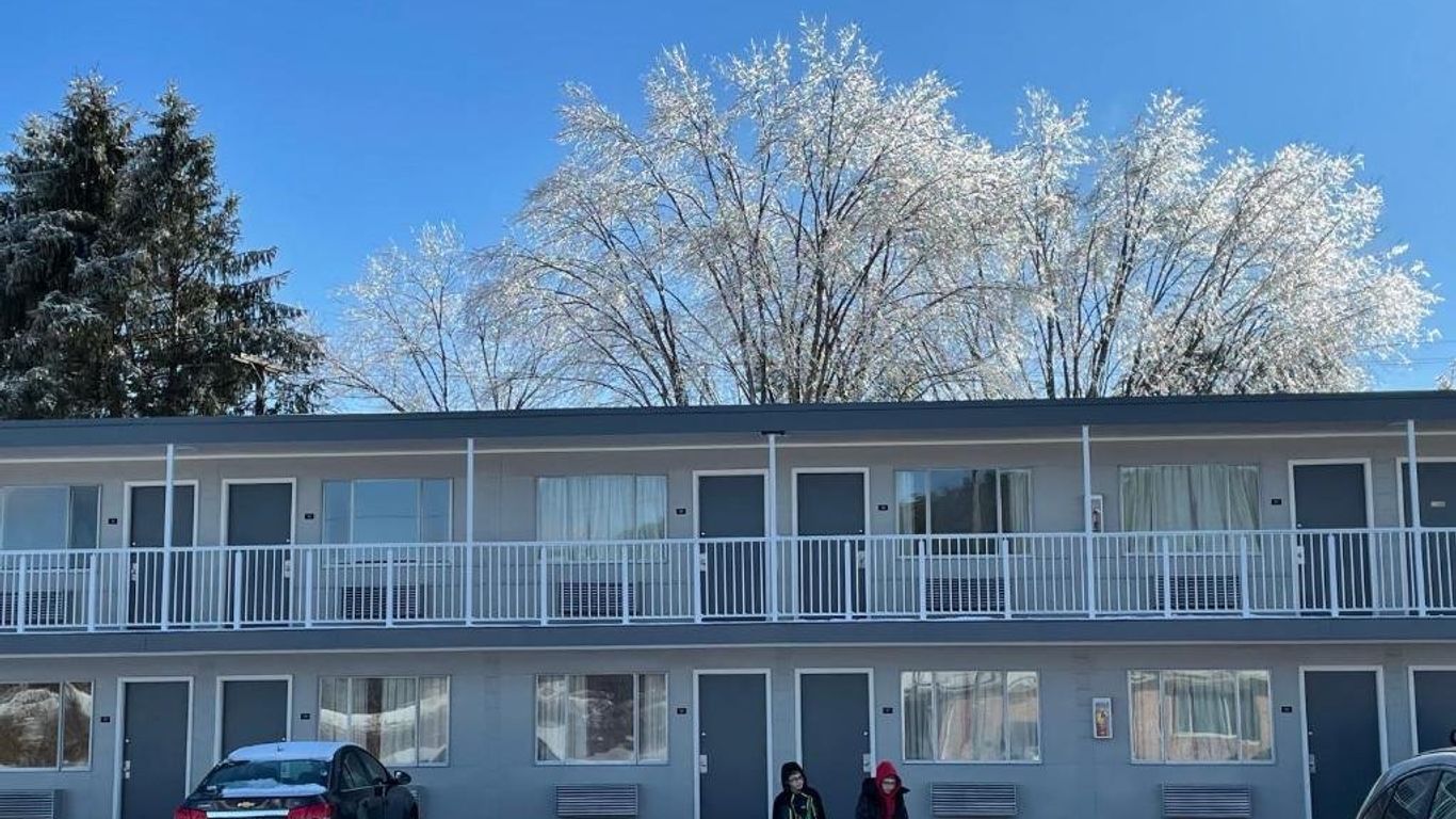 Lake Logan Inn Capital O Ohio