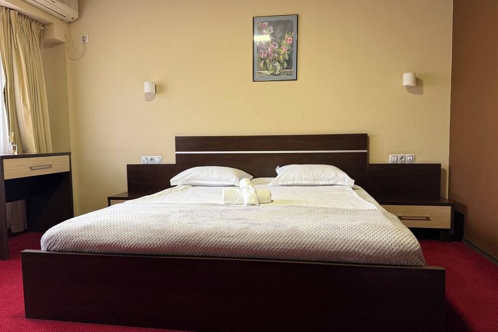 كيو آرت سيفيروس هوتل