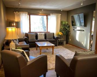 Quiet Retreat. Golf Courses, Gull Lake and Casino - Battle Creek - Living room