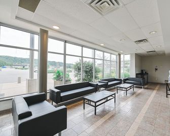 Residence & Conference Centre - Niagara-on-the-Lake - Niagara-on-the-Lake - Hall