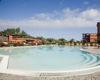 Family Beach Village Regina Del Mare - Tirrenia - Piscina