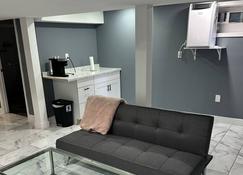Lovely Spacious 1-bedroom with free parking - וושינגטון די.סי - סלון