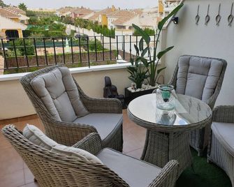 Casa Girasol - Los Montesinos - Balcón