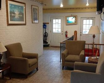 Clarysville Motel - Frostburg - Wohnzimmer