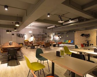 Let's Hostel - קאושיונג - מסעדה