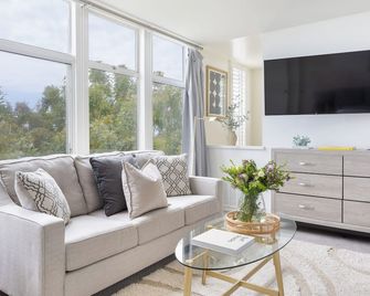 Stardust by AvantStay Views Hot Tub Pool Table - Malibu