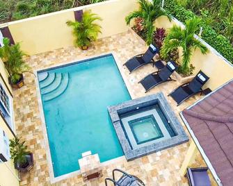 Cozy Luxury Hideaway With Free Wifi,Parking,Swimming Pool&Jacuzzi Near Negril 1b - Green Island - Piscina