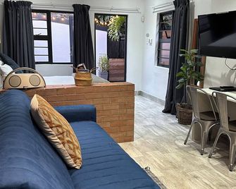 Relaxed City Living - Puerto Elizabeth - Sala de estar