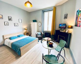 Studio Cosy avec Jardin - Roanne - Chambre