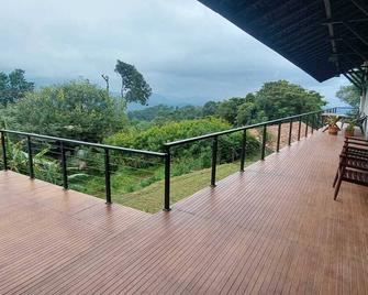 Ella Nine Peaks - One Room in 'The Club House' in Ella with AC and Pool - Ella - Balcony