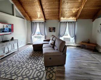 Perfectly Centered in Birch Harbor Village! Unit 4 - Gouldsboro - Sala de estar