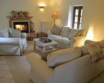 Italian villa, private pool - cycling, hiking, wine tours, slow-food, fast WiFi - Bubbio - Sala de estar