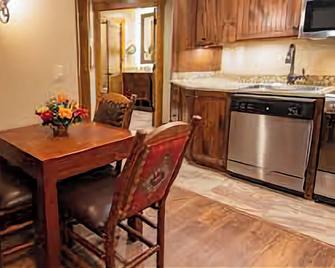 Spacious Gatlinburg Retreat: Family-Friendly, Resort Amenities, Mountain Views - 蓋特林堡 - 廚房