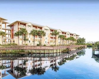 Poolside Condo at Waterside - Mexico Beach