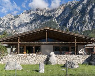 Hotel Restaurant Südrast Dreiländereck - Arnoldstein - Gebouw