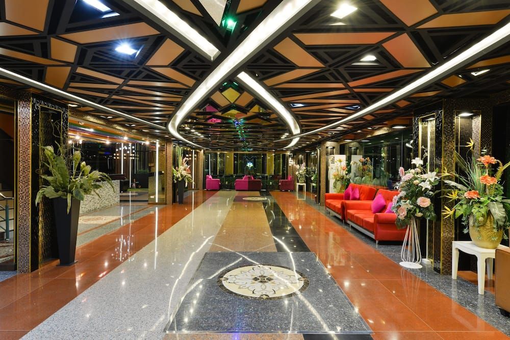 The Breton Hotel Media