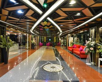 The Breton Hotel Media - Bangkok - Lobby