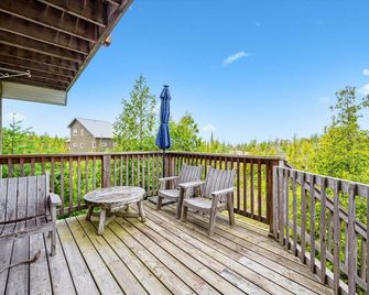 Dragonfly Cove - Nature-inspired Lakeside Living - Tobermory - Balcony