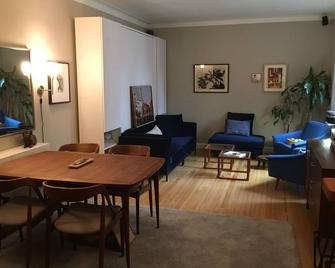 Modern Apartment Close to Park and Subway - Nueva York - Comedor