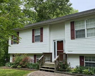 Charming 4 Bdr 3 Bath Chesapeake Beach Home 2 king beds, a queen and bunk bed - Chesapeake Beach - Building