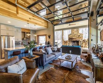 Whitetail Creek Lodge Close to Campus - Sewanee - Sala de estar