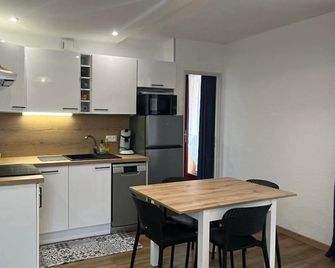 Hautes-Pyrénées Studio, Quiet Building, Private Parking, Near The Center - Luz-Saint-Sauveur - Keuken